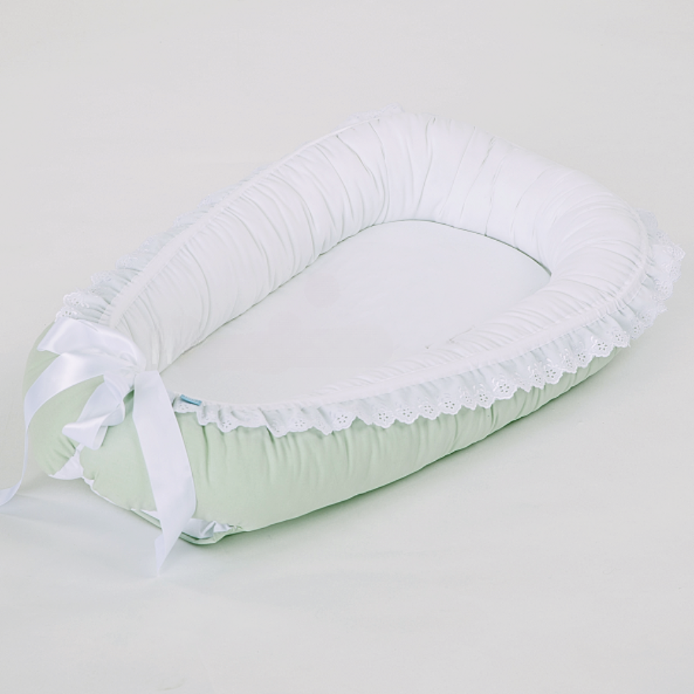 Hella Babynest | Lysegrønt og hvitt babyrede