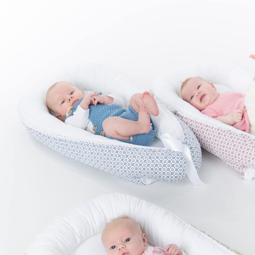 Niel Babynest | Blått og hvitt mønster
