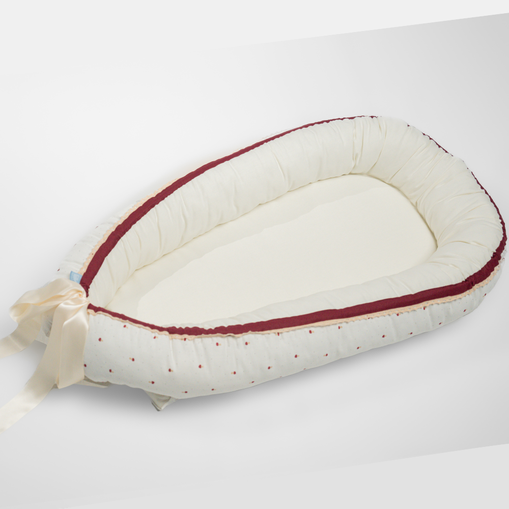 Ambrose Babynest | Offwhite babyrede med vinrød sopp | KLAR
