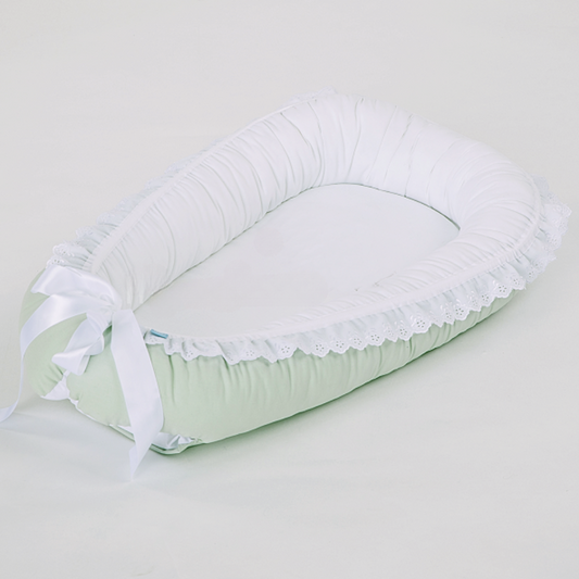 Hella Babynest | Lysegrønt og hvitt babyrede