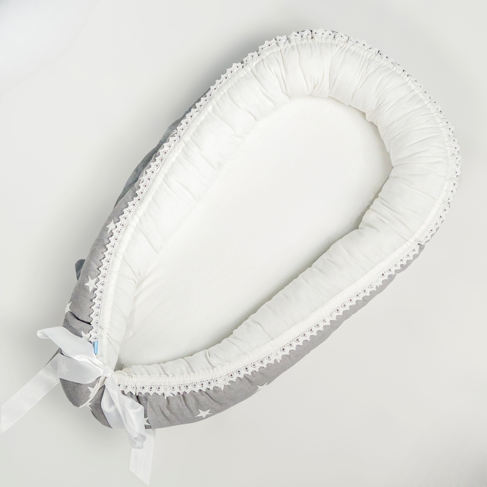 Lova Babynest | Grått og hvitt babynest med stjerner | KLAR