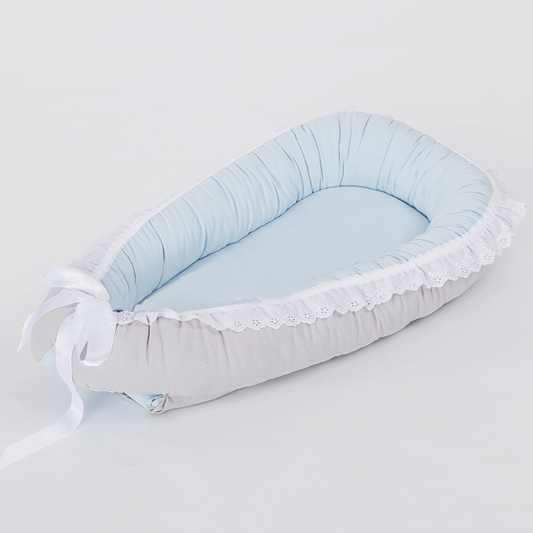 Sigyn Babynest | Babyblått og grått babyrede