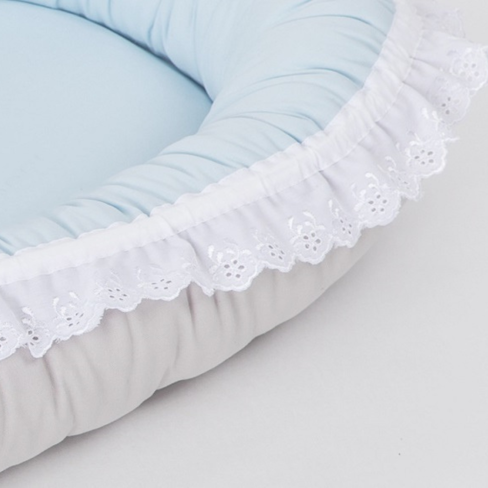 Sigyn Babynest | Babyblått og grått babyrede
